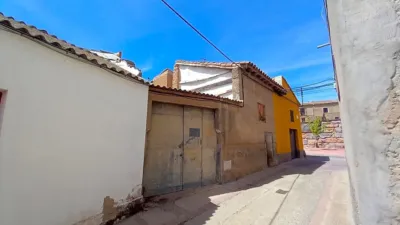 Chalet en venta en Calle Don Miguel de Cervantes, Número 7, Alcalá de Ebro de 36.000 €