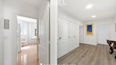 Apartment on Rafael Salgado Street photo 12