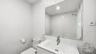 Apartment on Rafael Salgado Street photo 16