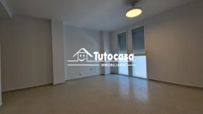 Piso en alquiler en Plaza del Retiro, Bellavista (Distrito Bellavista-La Palmera. Sevilla Capital) de 900 €<span>/mes</span>