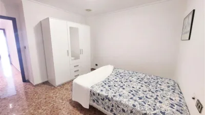 Piso en alquiler en Pisos Azules, Reina Victoria-Poeta Miguel Hernández (Distrito Núcleo Urbano. Elx - Elche) de 900 €<span>/mes</span>