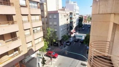 Piso en alquiler en Pisos Azules, Reina Victoria-Poeta Miguel Hernández (Distrito Núcleo Urbano. Elx - Elche) de 900 €<span>/mes</span>