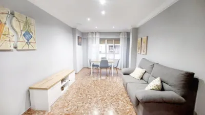 Piso en alquiler en Pisos Azules, Reina Victoria-Poeta Miguel Hernández (Distrito Núcleo Urbano. Elx - Elche) de 900 €<span>/mes</span>