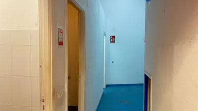 Local comercial en alquiler en Avenida de Rosalía de Castro - Vista 3