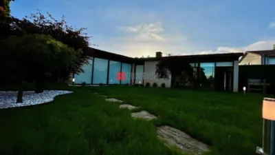 Chalet en calle Lugar A Pena photo 4