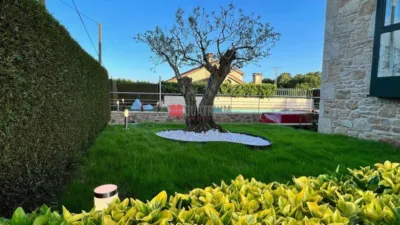 Casa – Santiago de Compostela, O Igrexario - Més