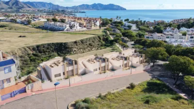 Semi-detached house on Punta Prima Street photo 2