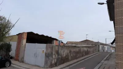 Chalet en venta en Calle del Tenor Fleta, Alagón de 200.000 €