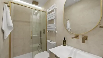 Apartment on Calle de Alcántara photo 32