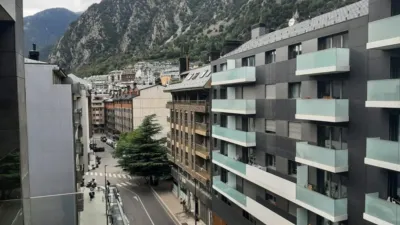 Piso en alquiler en Andorra, Centre (Andorra la Vella) de 2.500 €<span>/mes</span>