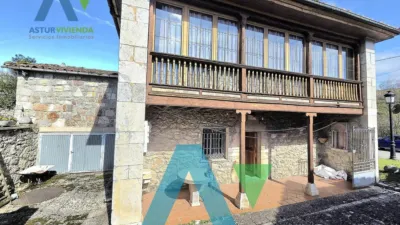 Semi-detached house on Ortiguero Street, No. 148 photo 5