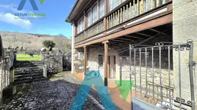 Semi-detached house on Ortiguero Street, No. 148 photo 8