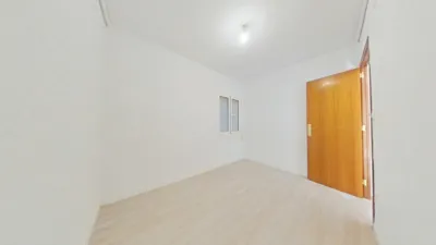 Flat in La Gavarra photo 14