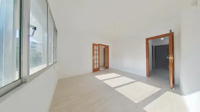 Flat in La Gavarra photo 4