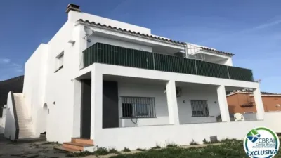 Chalet on Carrer del Baix Llobregat photo 2