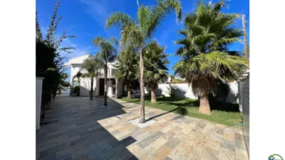 Chalet on Carrer Falconera photo 3
