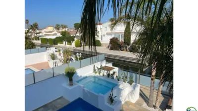 Chalet on Carrer Falconera photo 5