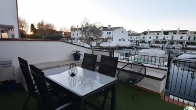 Chalet on Port Currican Street photo 9