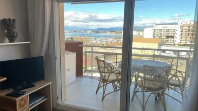 Apartment on Carles Fages Climent Street photo 4