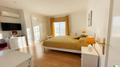 Chalet on Carrer d'Albacete photo 17