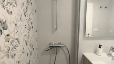 Piso en alquiler en Avinguda del General Avilés, cerca de Calle de Fórnoles, Sant Pau (Distrito Campanar. València Capital) de 1.200 €<span>/mes</span>