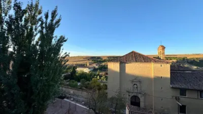 Piso en alquiler en Calle del Doctor Velasco, 18, Plaza Mayor-San Agustín (Segovia Capital) de 1.600 €<span>/mes</span>