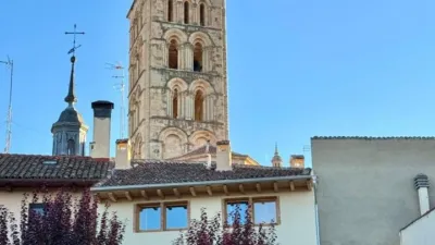 Piso en alquiler en Calle del Doctor Velasco, 18, Plaza Mayor-San Agustín (Segovia Capital) de 1.600 €<span>/mes</span>