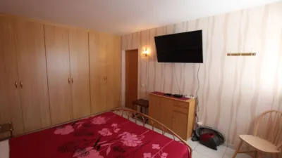 Apartment on Avenida de José Antonio Tavio, 4 photo 7