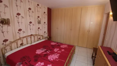 Apartment on Avenida de José Antonio Tavio, 4 photo 9