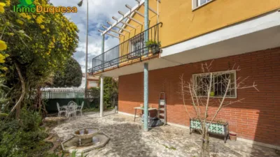 Casa pareada en venta en Calle Andrés Segovia, 33, cerca de Calle Agustín Lara, Zaidín-Vergeles (Distrito Zaidín. Granada Capital) de 595.000 €