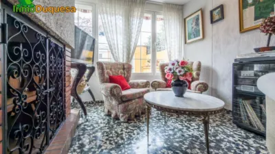 Casa pareada en venta en Calle Andrés Segovia, 33, cerca de Calle Agustín Lara, Zaidín-Vergeles (Distrito Zaidín. Granada Capital) de 595.000 €
