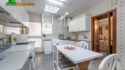 Casa pareada en venta en Calle Andrés Segovia, 33, cerca de Calle Agustín Lara, Zaidín-Vergeles (Distrito Zaidín. Granada Capital) de 595.000 €