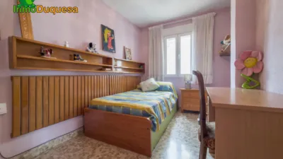 Casa pareada en venta en Calle Andrés Segovia, 33, cerca de Calle Agustín Lara, Zaidín-Vergeles (Distrito Zaidín. Granada Capital) de 595.000 €