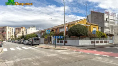Casa pareada en venta en Calle Andrés Segovia, 33, cerca de Calle Agustín Lara, Zaidín-Vergeles (Distrito Zaidín. Granada Capital) de 595.000 €