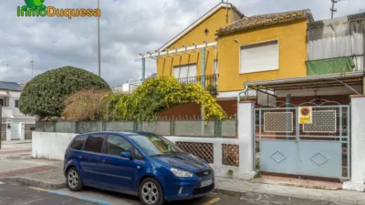 Casa pareada en venta en Calle Andrés Segovia, 33, cerca de Calle Agustín Lara, Zaidín-Vergeles (Distrito Zaidín. Granada Capital) de 595.000 €