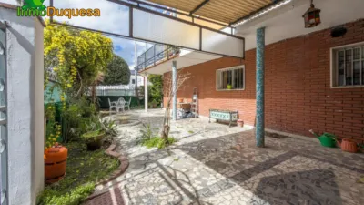 Casa pareada en venta en Calle Andrés Segovia, 33, cerca de Calle Agustín Lara, Zaidín-Vergeles (Distrito Zaidín. Granada Capital) de 595.000 €