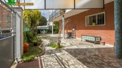 Casa pareada en venta en Calle Andrés Segovia, 33, cerca de Calle Agustín Lara, Zaidín-Vergeles (Distrito Zaidín. Granada Capital) de 595.000 €