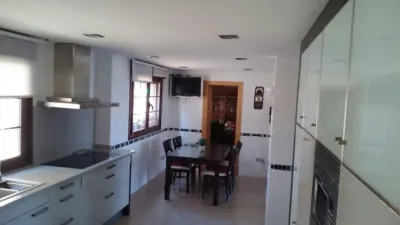 Chalet en venta en Calle Italia, cerca de Calle de Irlanda, Las Salinas (Distrito Núcleo Urbano. Roquetas de Mar) de 660.000 €
