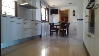 Chalet en venta en Calle Italia, cerca de Calle de Irlanda, Las Salinas (Distrito Núcleo Urbano. Roquetas de Mar) de 660.000 €
