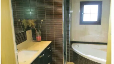 Chalet en venta en Calle Italia, cerca de Calle de Irlanda, Las Salinas (Distrito Núcleo Urbano. Roquetas de Mar) de 660.000 €