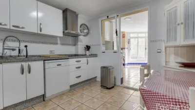 Apartment on Carrer Rafael Alberti photo 13