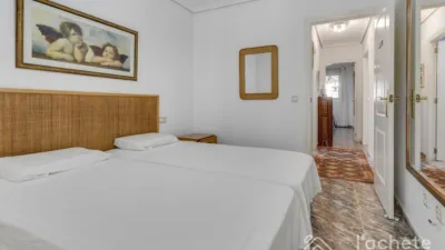 Apartment on Carrer Rafael Alberti photo 21