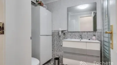Apartment on Carrer Rafael Alberti photo 26