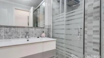 Apartment on Carrer Rafael Alberti photo 27