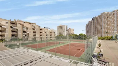 Apartment on Carrer Rafael Alberti photo 32