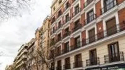 Apartment on Calle de Villanueva photo 54