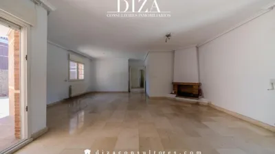 Chalet en alquiler en Avenida de la Victoria, cerca de Calle de Gerda Taro - Imagen 10