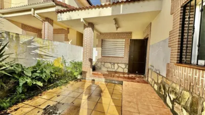 Casa adosada en venta en Calle de Matalasganas, Sotillo de La Adrada de 89.000 €
