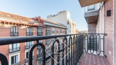 Piso en alquiler en Jerónimos - Imagen 6