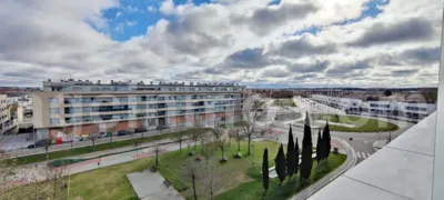 Piso en venta en Calle Calle Aguacate, Las Villas-Covaresa-Parque Alameda-La Rubia (Valladolid Capital) de 450.000 €